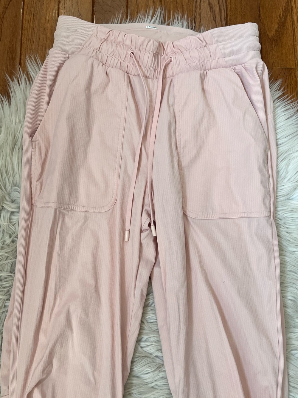 {Lululemon} Beyond the Studio Jogger in Pink - Womens 6 - Picture 2 of 9